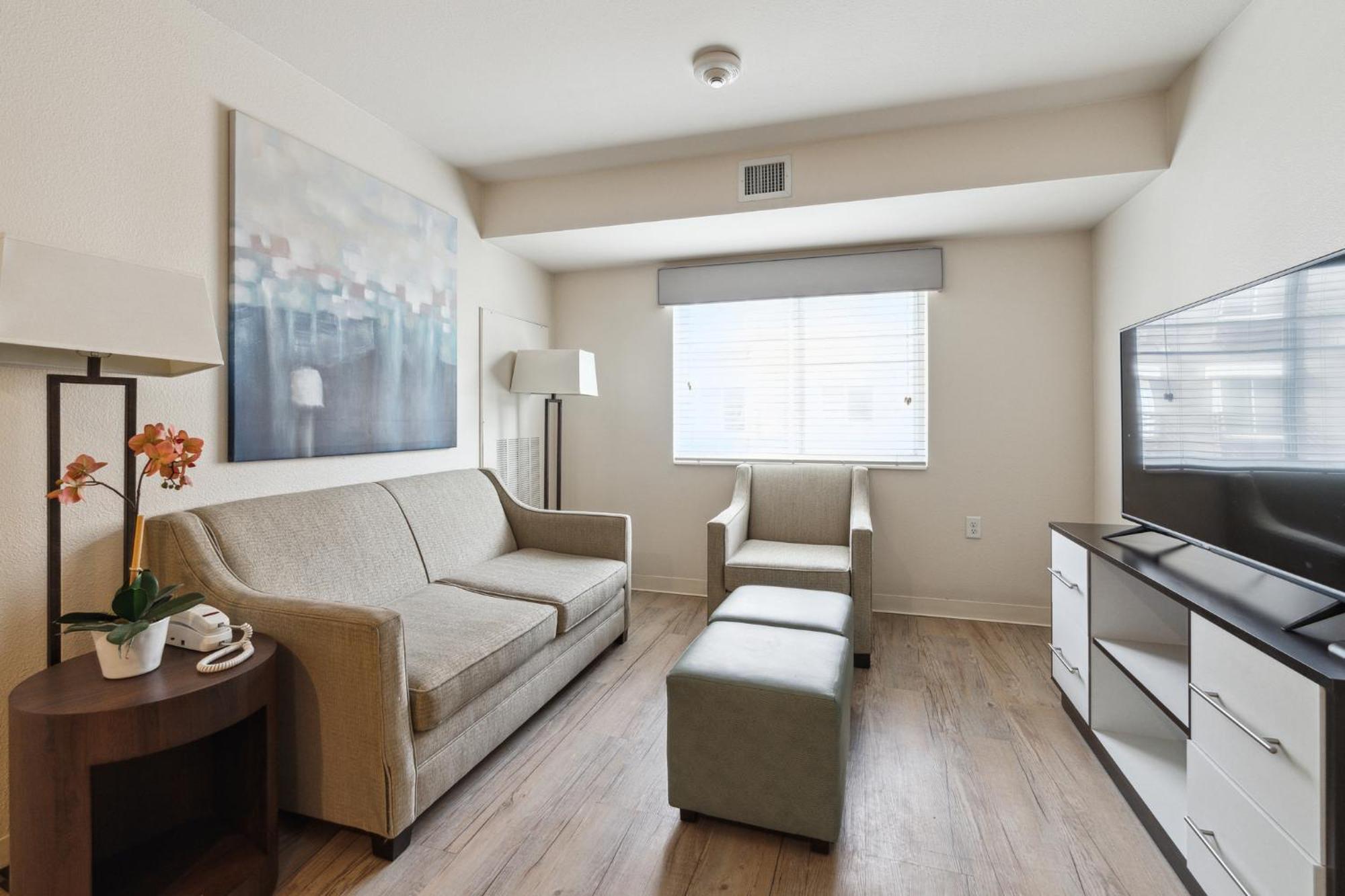 Simplicity At The Rim 1317 I Comfy 1 Bed 1 Bath Apartment