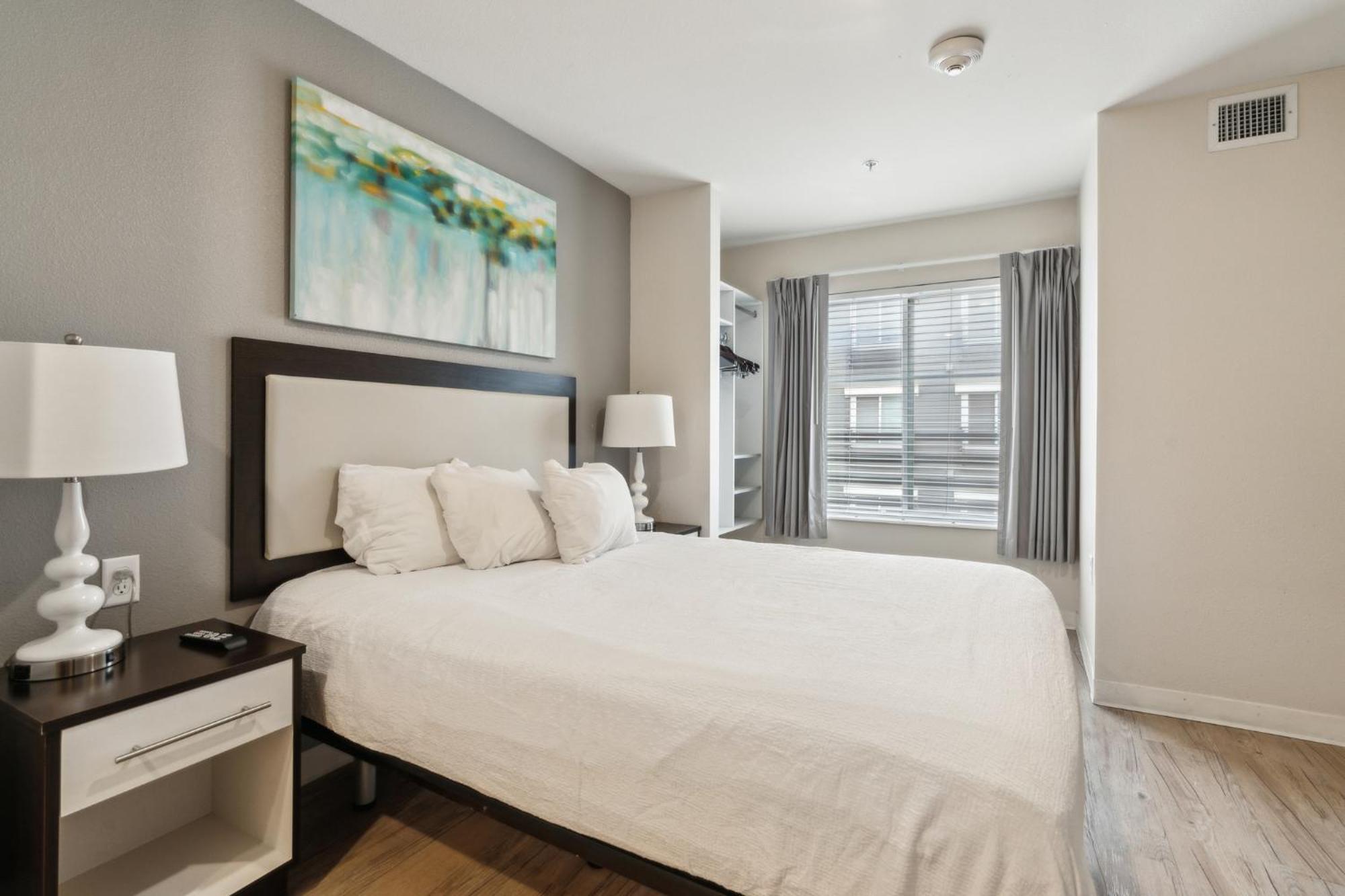 Simplicity At The Rim 1317 I Comfy 1 Bed 1 Bath Apartment